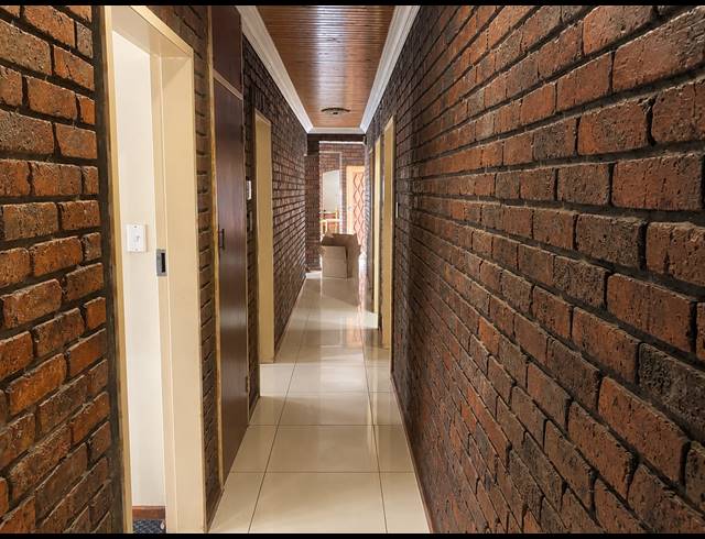 3 BEDROOM HOUSE FOR SALE IN BEDWORTH PARK